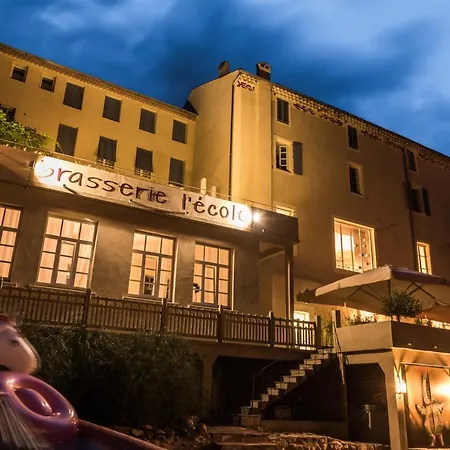 Ecole Hotel *